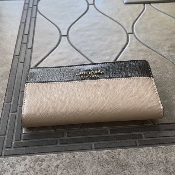 Kate Spade Staci Colorblock Large Slim Bifold Wallet - Picture 3 of 16